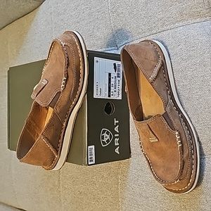 Ariat Women's "Cruiser" chestnut suede loafers size 8.5